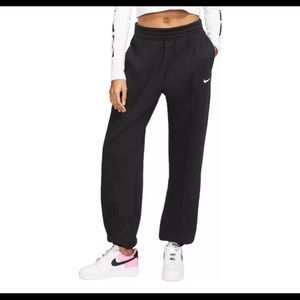 Nike Women’s Joggers size Medium